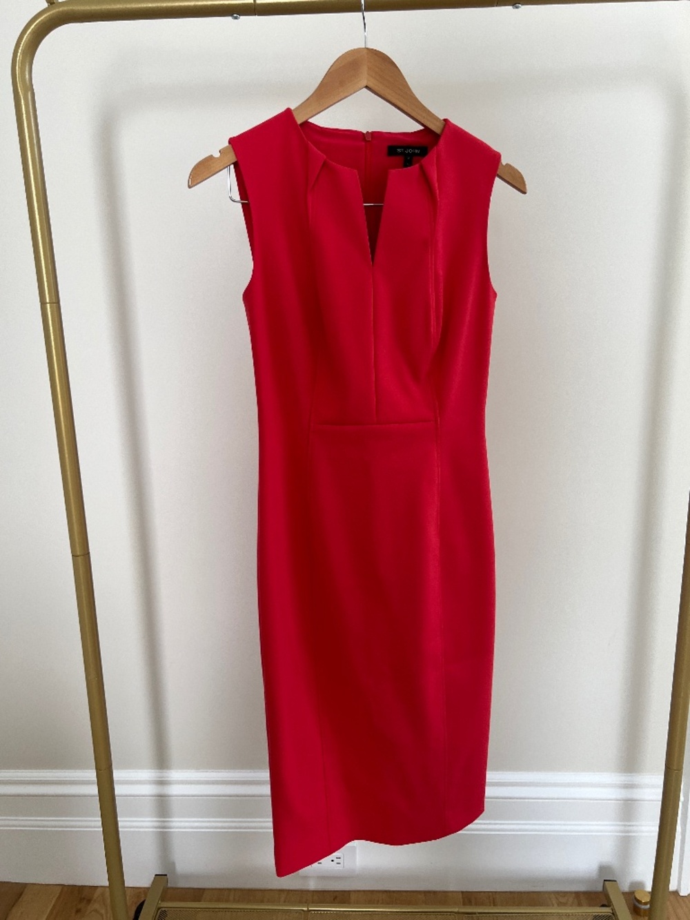 St. John Red Sleeveless Sheath Dress Size 2